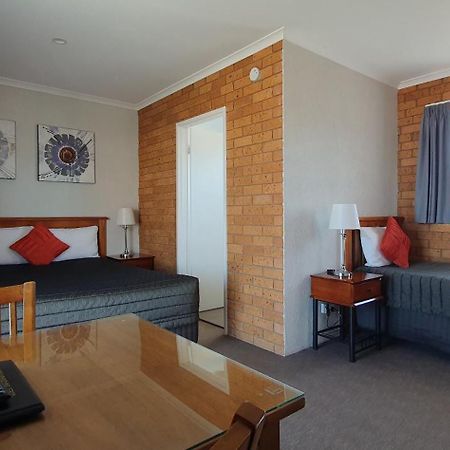 Centrepoint Motel Deniliquin Exterior photo