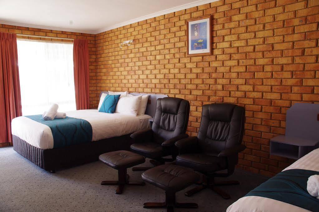Centrepoint Motel Deniliquin Exterior photo